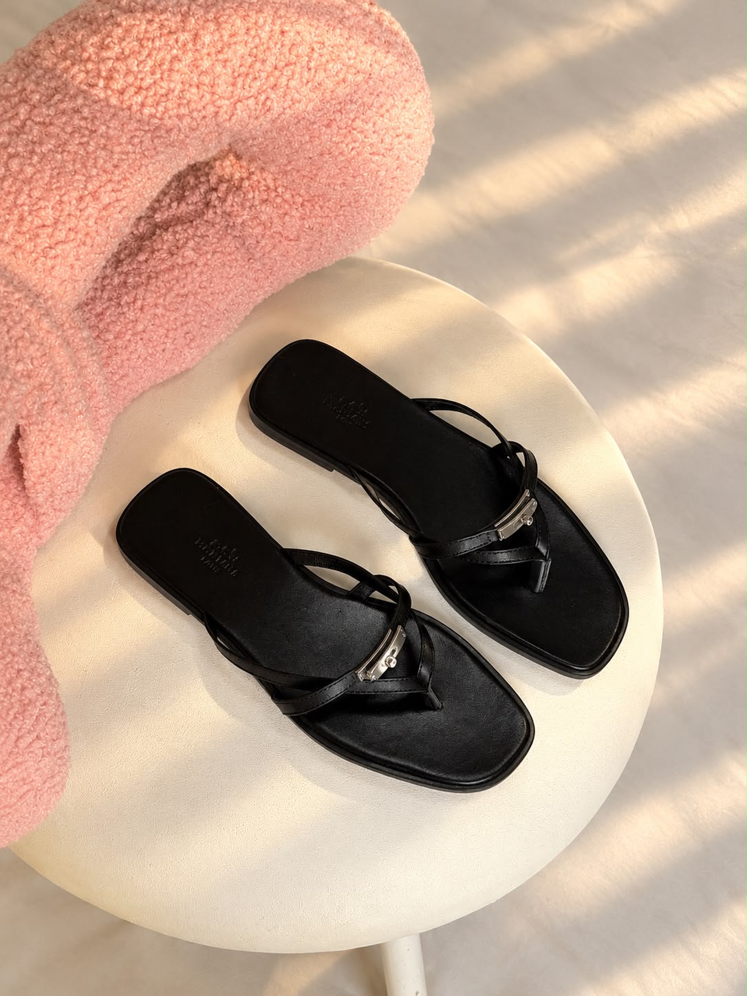 Hermès Oran-Style Leather Thong Sandals