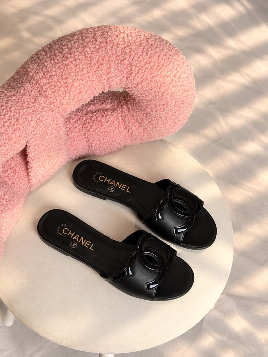 CHANEL CC Logo Flat Sandals